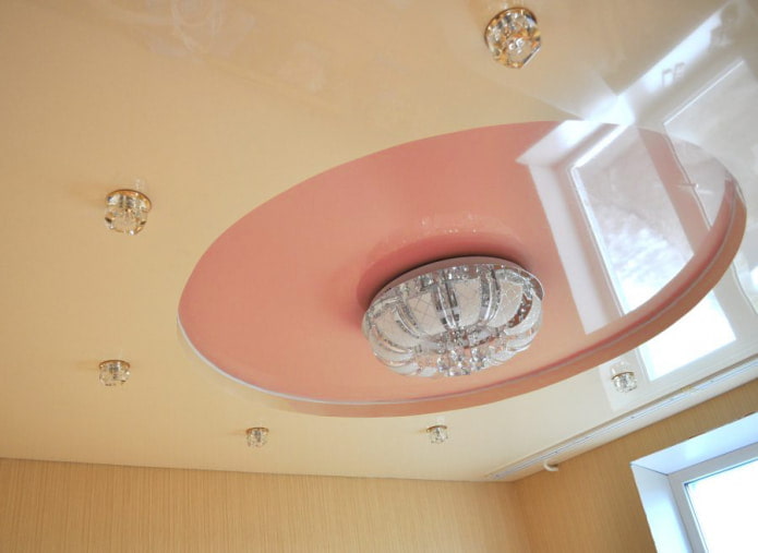 Soffitto beige e rosa