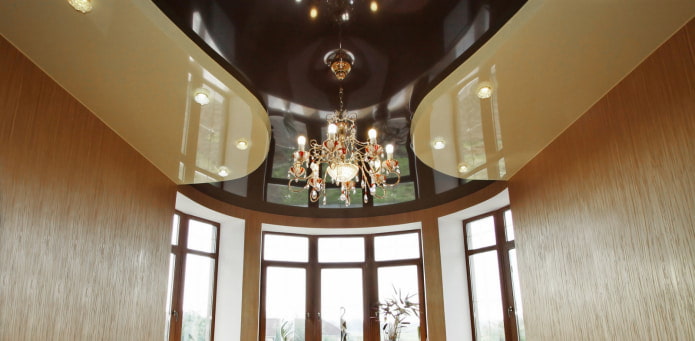 Soffitto beige e nero