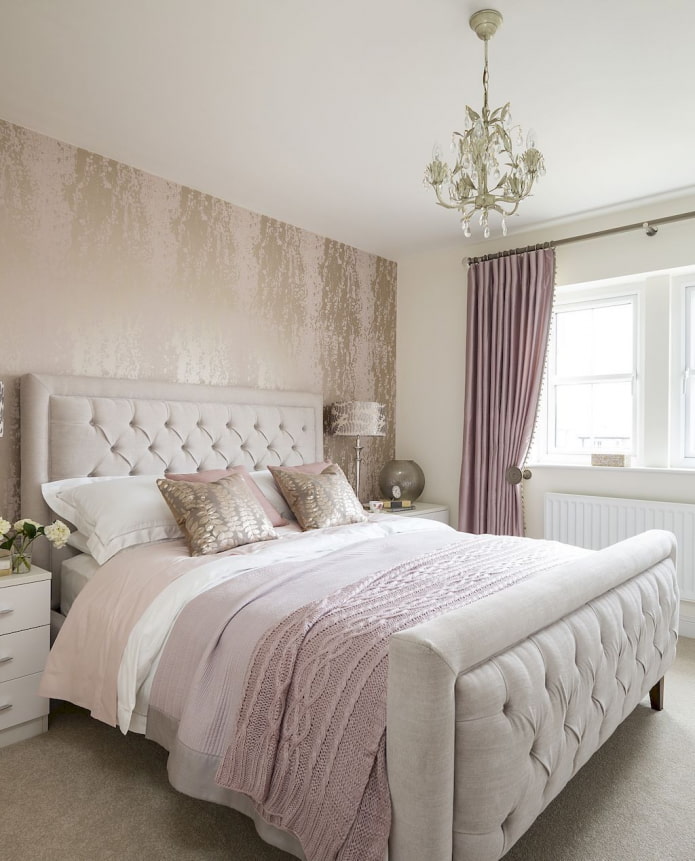 camera da letto rosa e beige