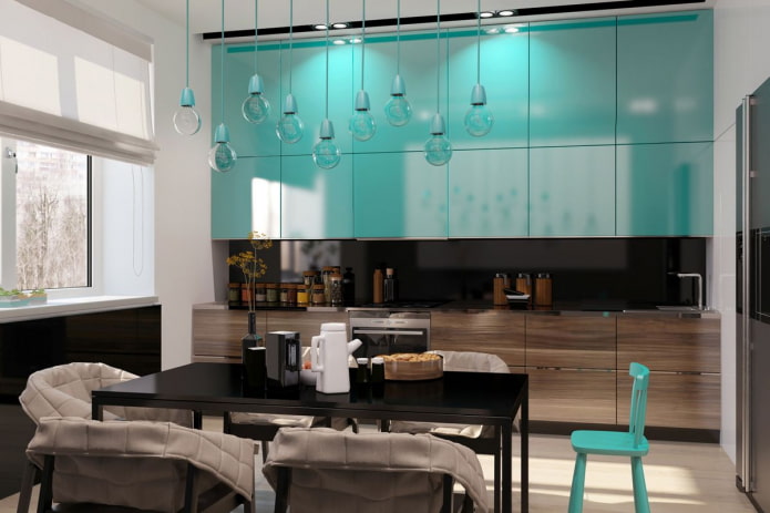 interno della cucina nei toni del turchese e del marrone