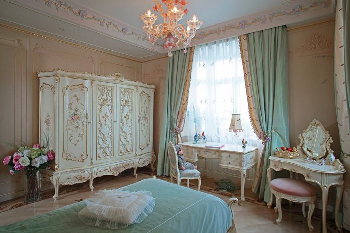 tende nell'arredamento della camera da letto