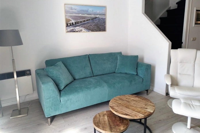 divano turchese dritto all'interno