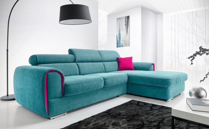 divano angolare turchese all'interno