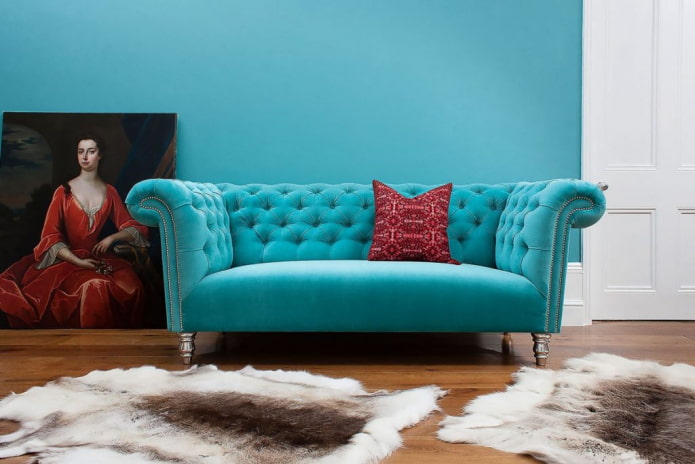 divano Chesterfield turchese negli interni
