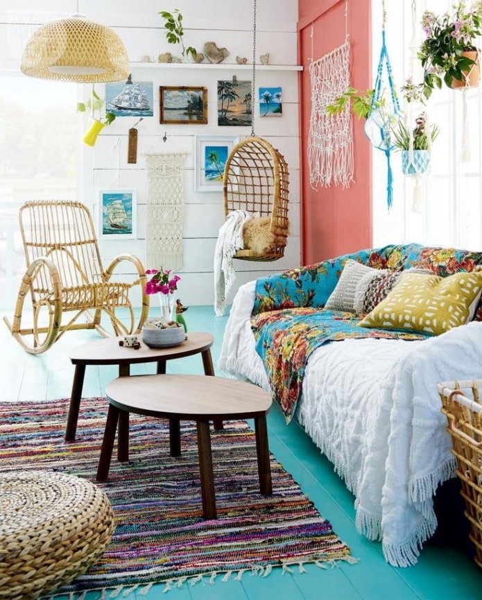 soggiorno boho luminoso