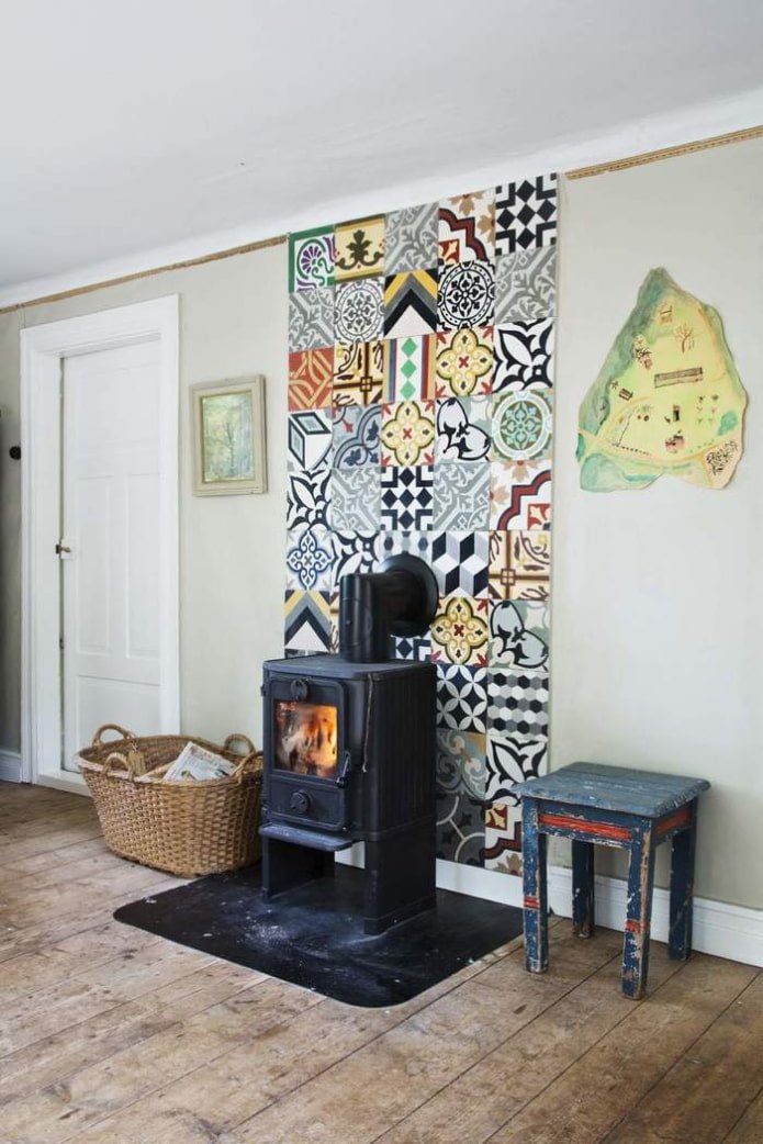 Parete con piastrelle patchwork