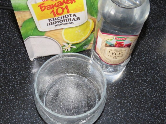 Aceto e acido citrico contro la ruggine