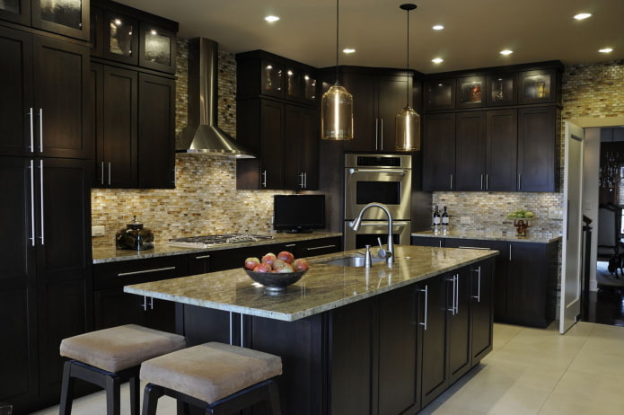 illuminazione dell'interno della cucina nei toni del nero