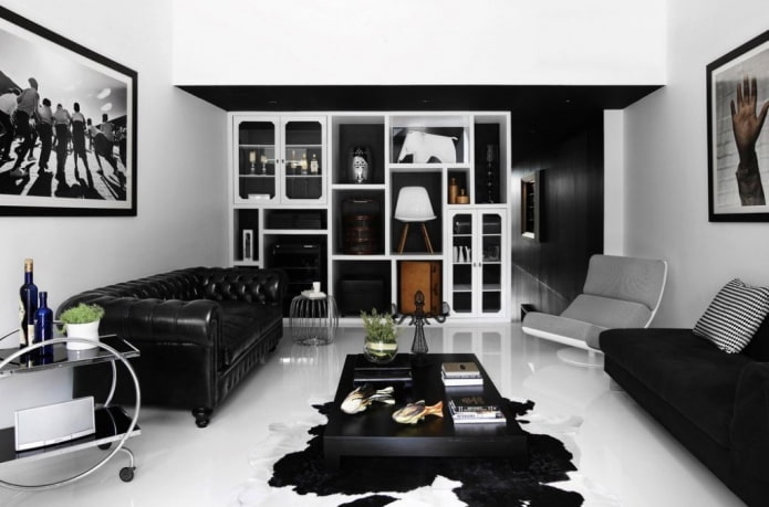 interno del soggiorno nei toni del bianco e nero