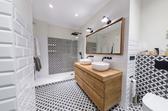 mobile lavabo in legno nel bagno