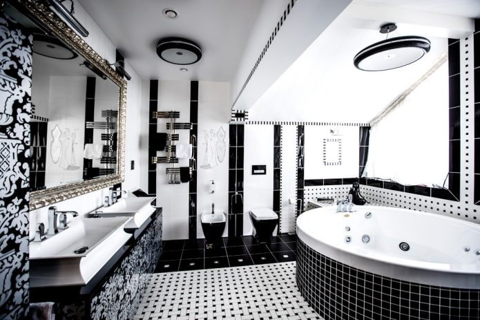 bagno mansardato bianco e nero