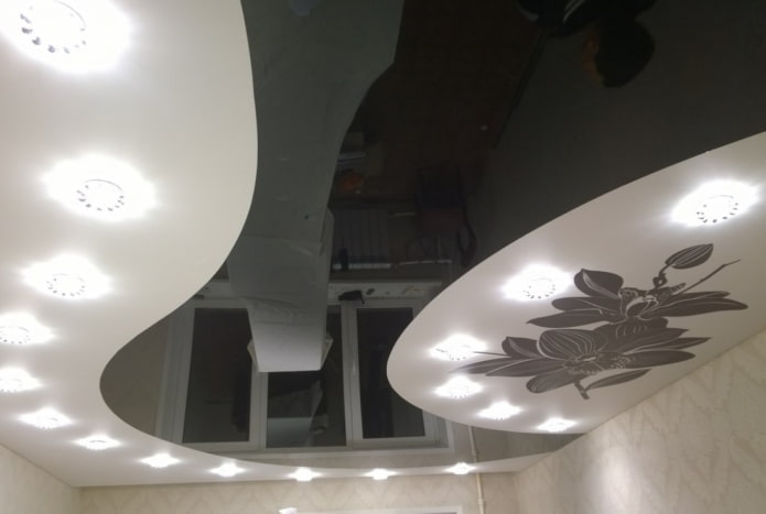 Soffitto monostrato a due colori