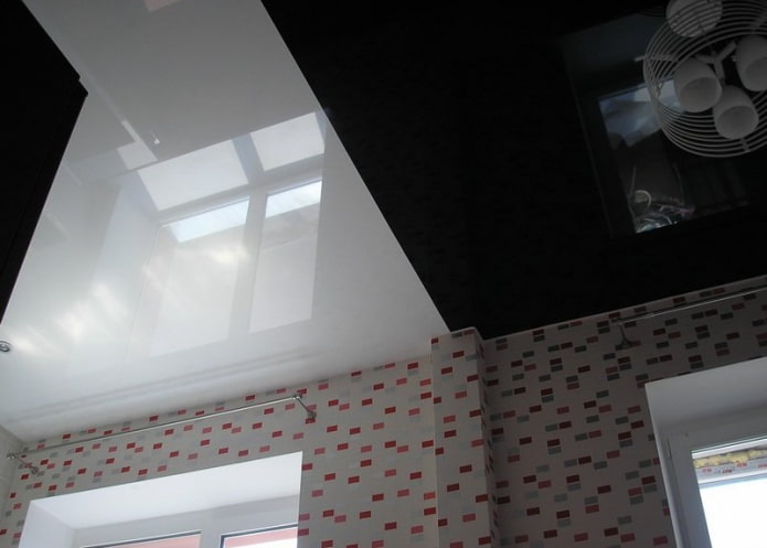 soffitto bianco e nero dritto
