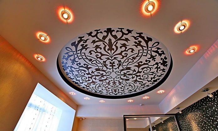 soffitto circolare con motivo