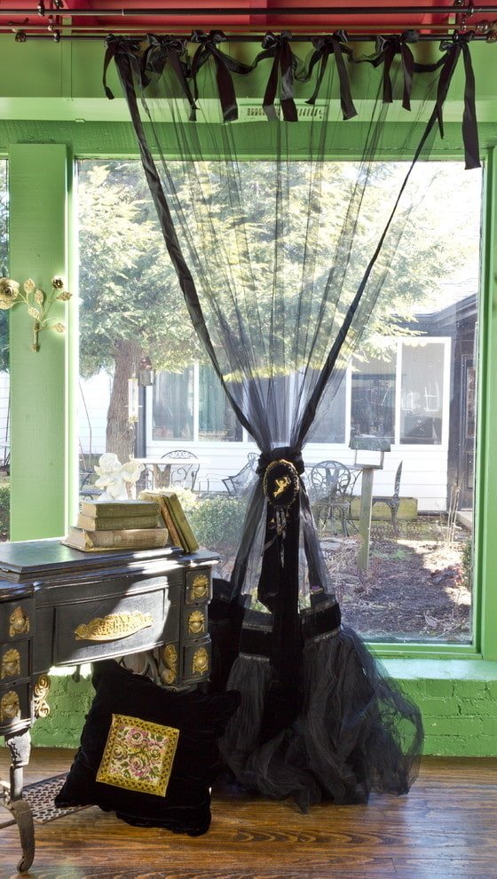 Tulle nero con passanti
