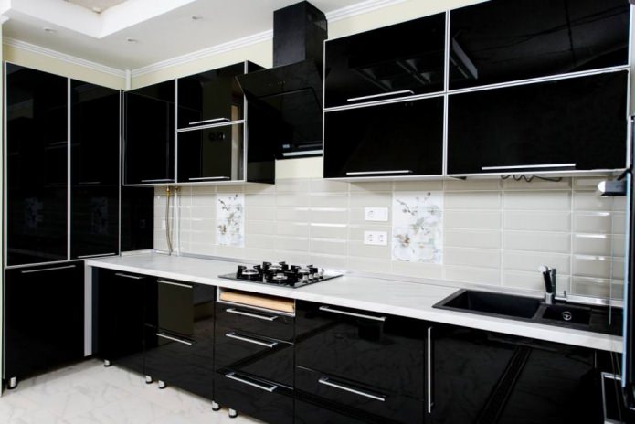 set da cucina nero lucido in stile minimalista