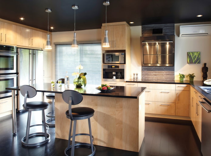 soffitto teso nero opaco in cucina