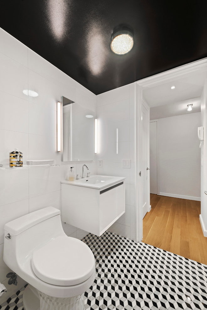 soffitto nero in bagno
