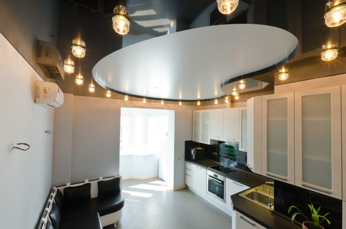 soffitto a due livelli bianco e nero