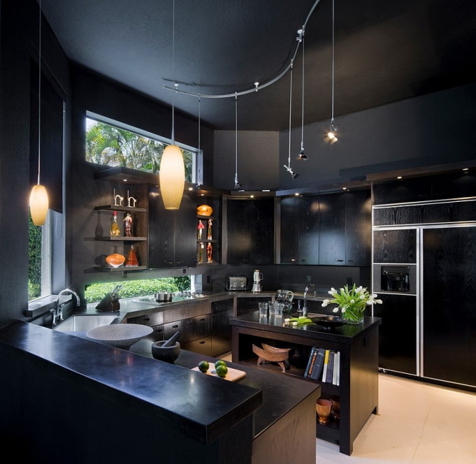 pareti e soffitto neri in cucina