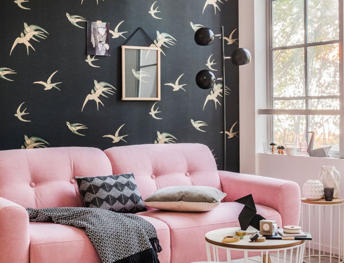 una combinazione di nero e rosa