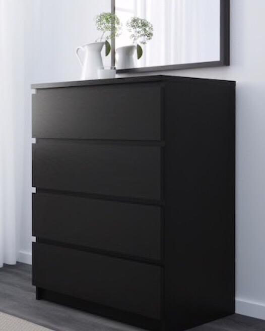 cassettiera scura malm