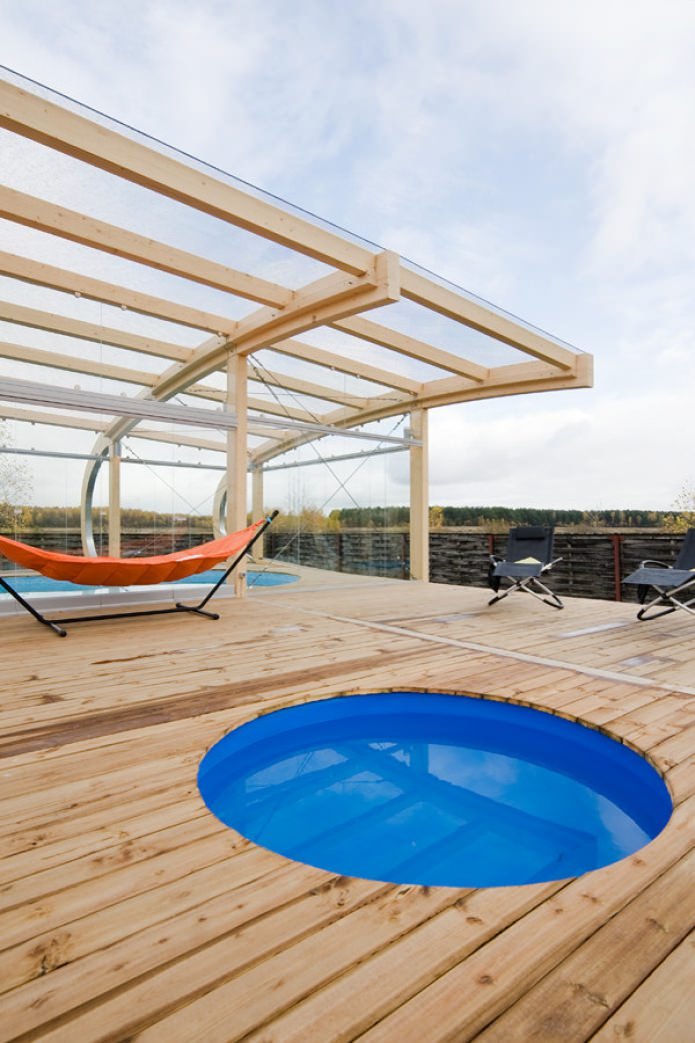terrazza con piscina e amaca