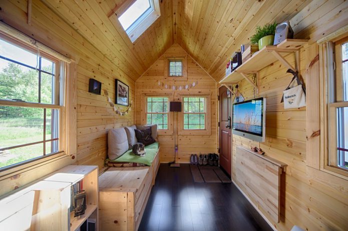 interno di una piccola casa di campagna
