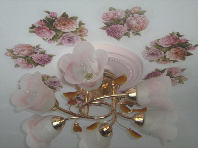 decoupage sul soffitto