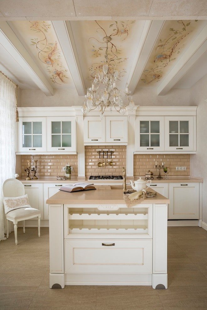 soffitto nell'interno della cucina