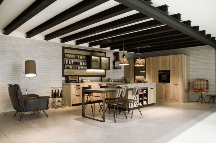 soffitto con travi metalliche