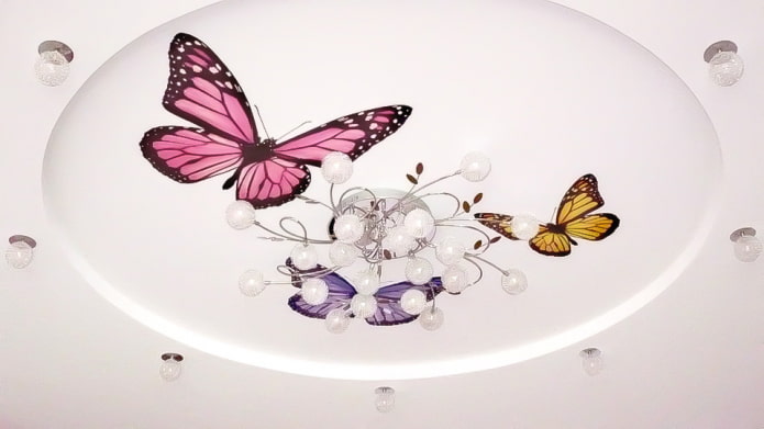 adesivi farfalle sul soffitto