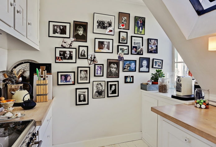 foto sul muro nell'interno della cucina