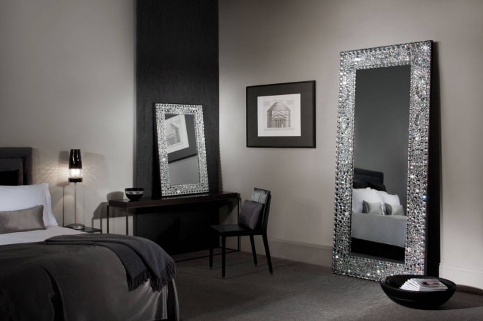 specchi decorati con strass all'interno