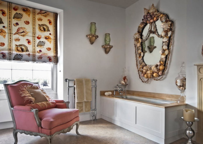decorazione a specchio in stile provenzale