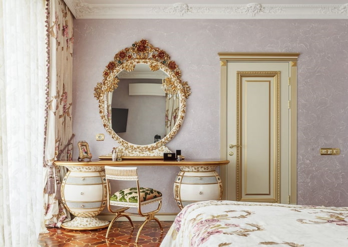 decorazione a specchio in stile classico