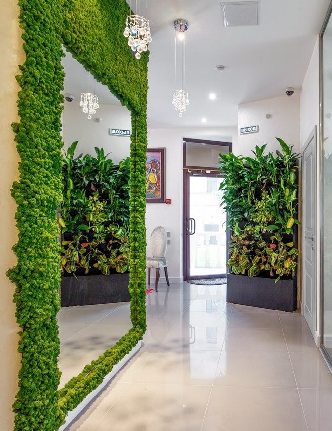 decorazione di uno specchio in stile ecologico