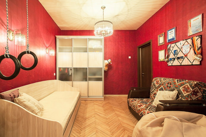 intonaco rosso all'interno