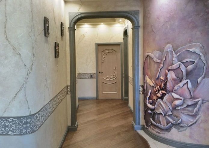 intonaco artistico all'interno del corridoio