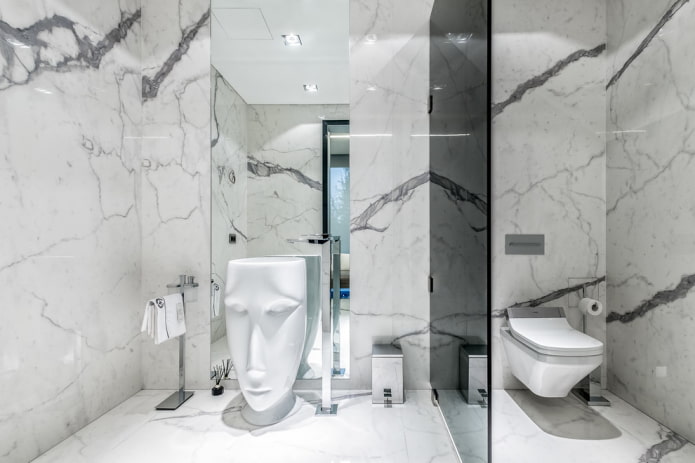 parete divisoria nell'interno del bagno