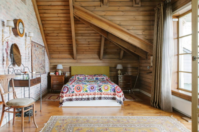 soffitto in legno negli interni