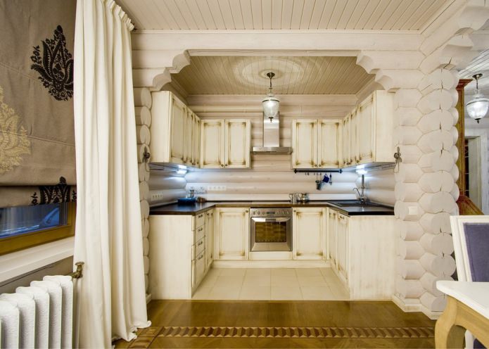 finitura cucina in legno chiaro