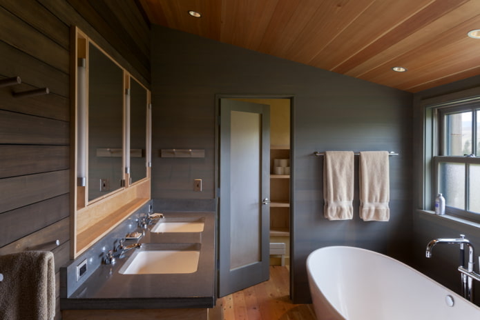 soffitto in legno nel bagno