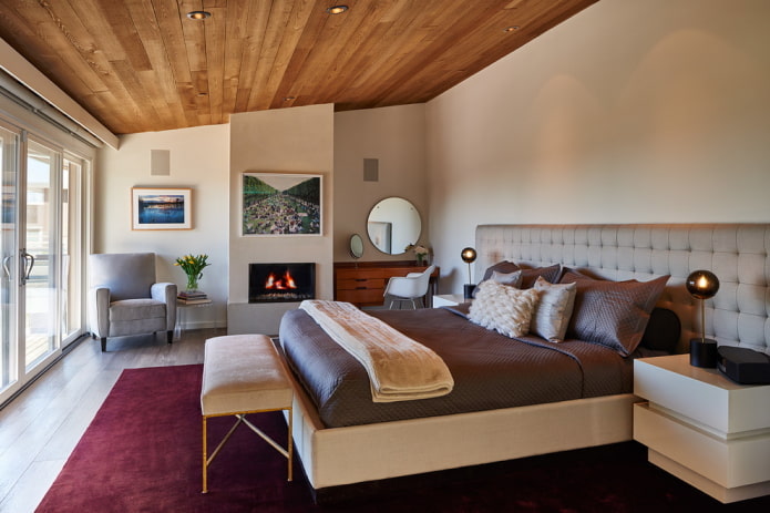 soffitto in legno nella camera da letto