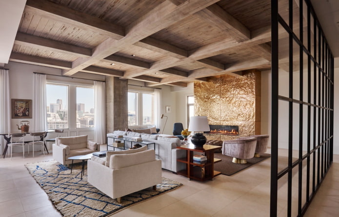 soffitto in legno nel soggiorno
