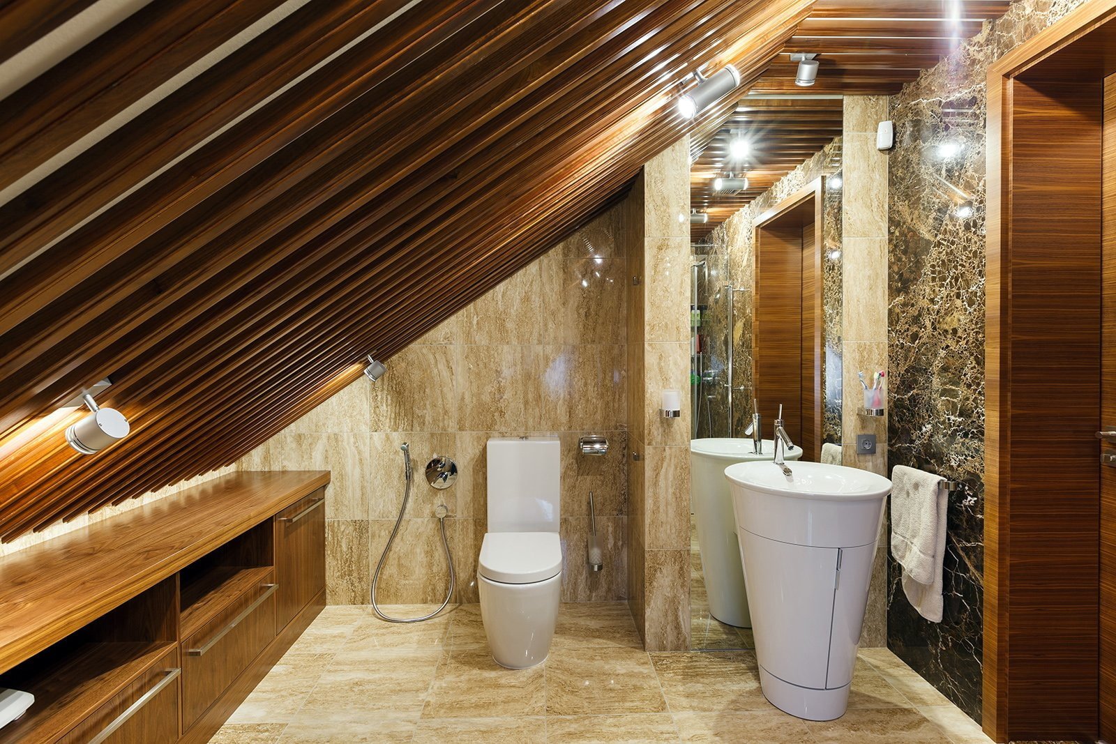 soffitto del bagno in mansarda