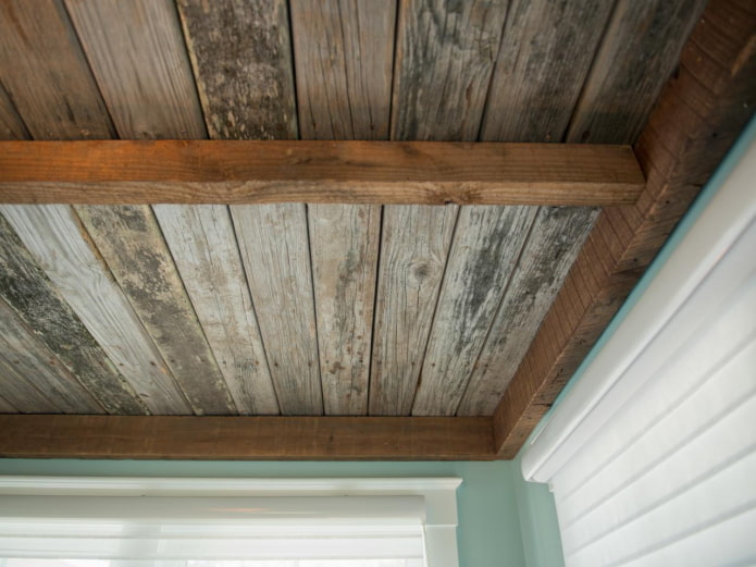 soffitto antico in legno