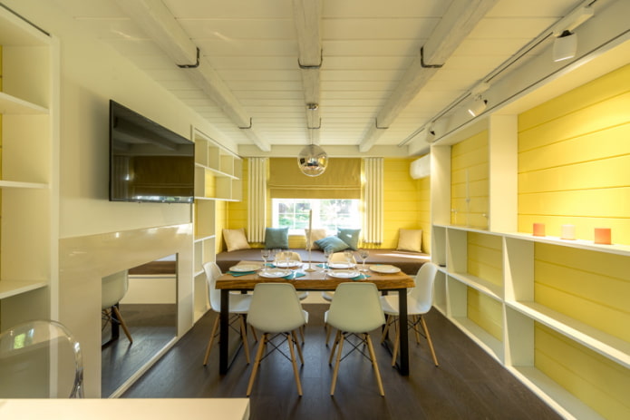 soffitto in legno con travi