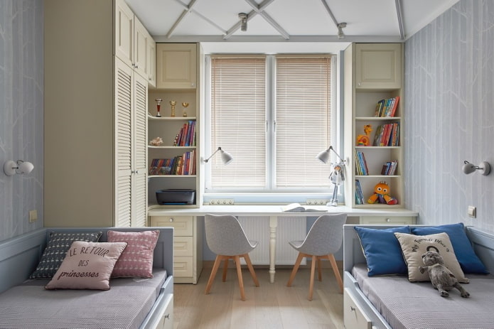 Area studio all'interno della camera da letto per bambini di sesso diverso