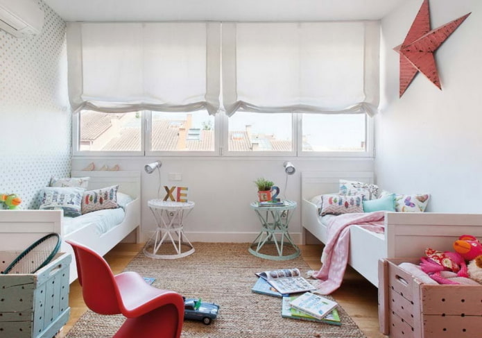 camera da letto per bambini di sesso diverso della stessa età